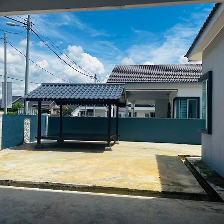 Villa Pool Kepala Batas Kampong Hilir  Екстер'єр фото