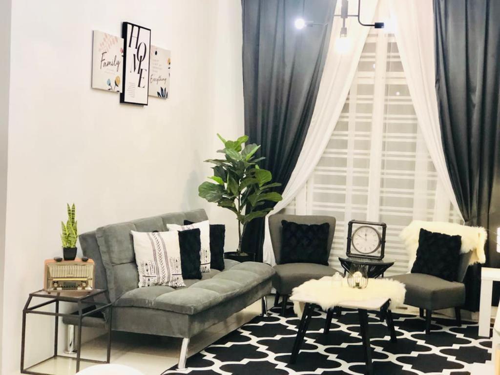 Villa Pool Kepala Batas Kampong Hilir  Екстер'єр фото