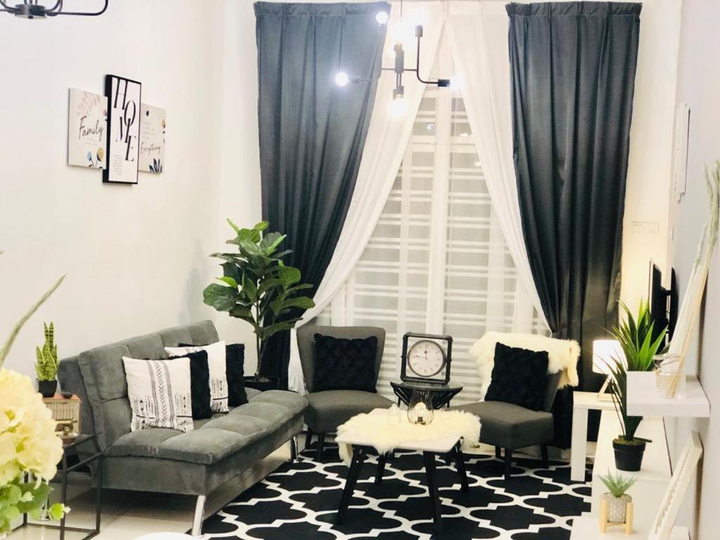 Villa Pool Kepala Batas Kampong Hilir  Екстер'єр фото