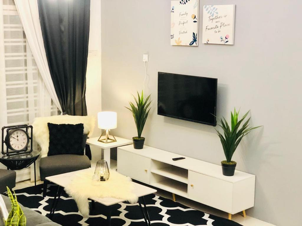 Villa Pool Kepala Batas Kampong Hilir  Екстер'єр фото