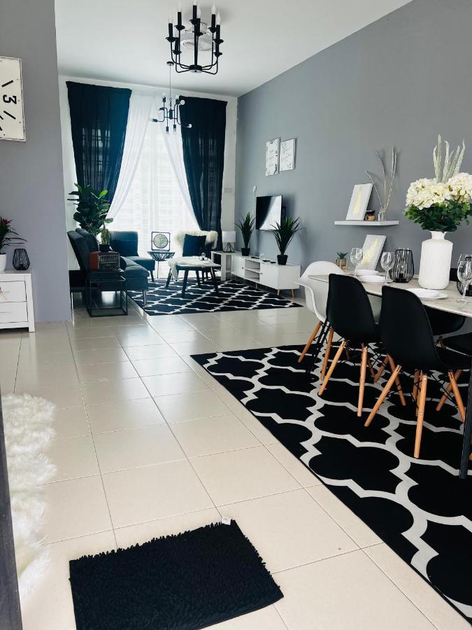Villa Pool Kepala Batas Kampong Hilir  Екстер'єр фото
