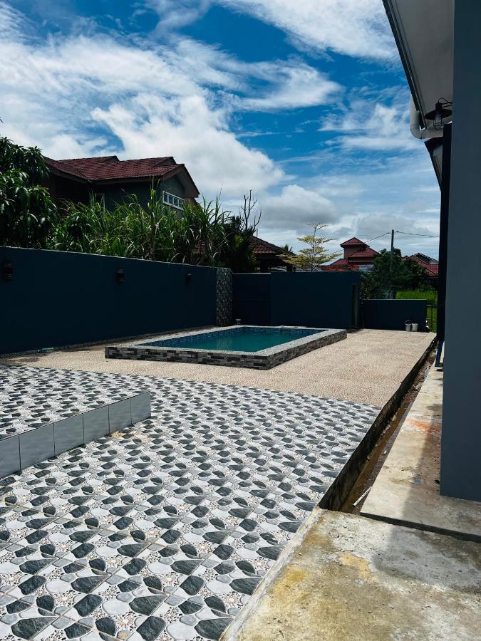 Villa Pool Kepala Batas Kampong Hilir  Екстер'єр фото