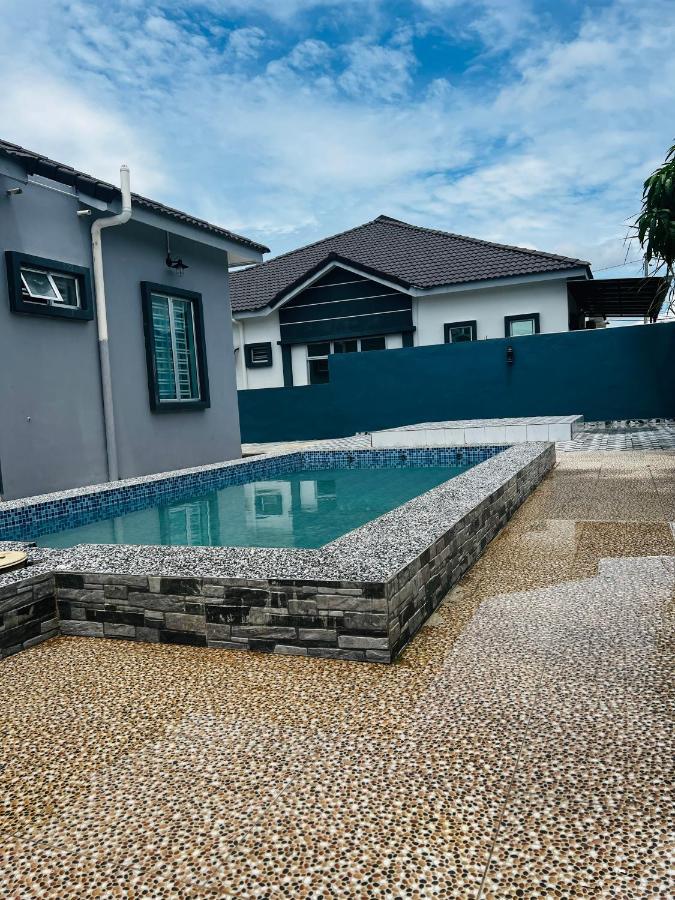 Villa Pool Kepala Batas Kampong Hilir  Екстер'єр фото