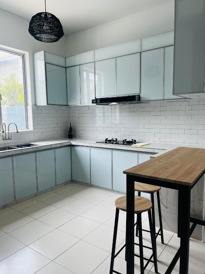 Villa Pool Kepala Batas Kampong Hilir  Екстер'єр фото