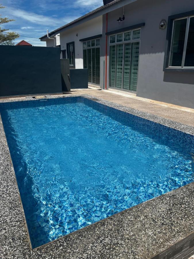 Villa Pool Kepala Batas Kampong Hilir  Екстер'єр фото